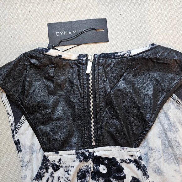 Dynamite Pieced Tunic Tank Black & White Floral - Size L - Picture 6 of 7